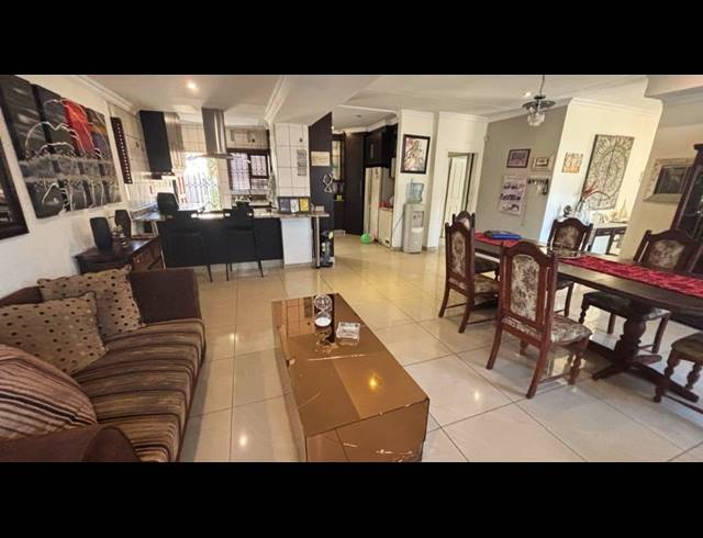 4 BEDROOM HOUSE FOR SALE IN BRACKENHURST